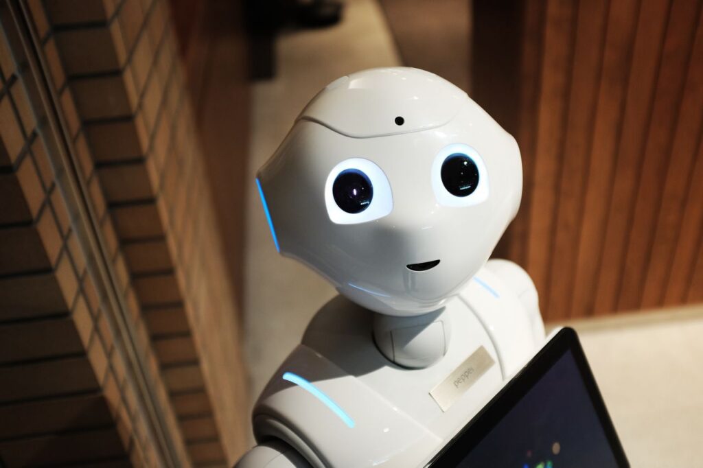 Foto de Alex Knight: https://www.pexels.com/es-es/foto/foto-de-alto-angulo-del-robot-2599244/